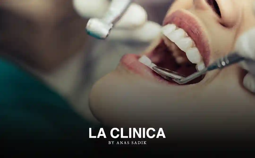 تركيبة اسنان متحركة تجميلية